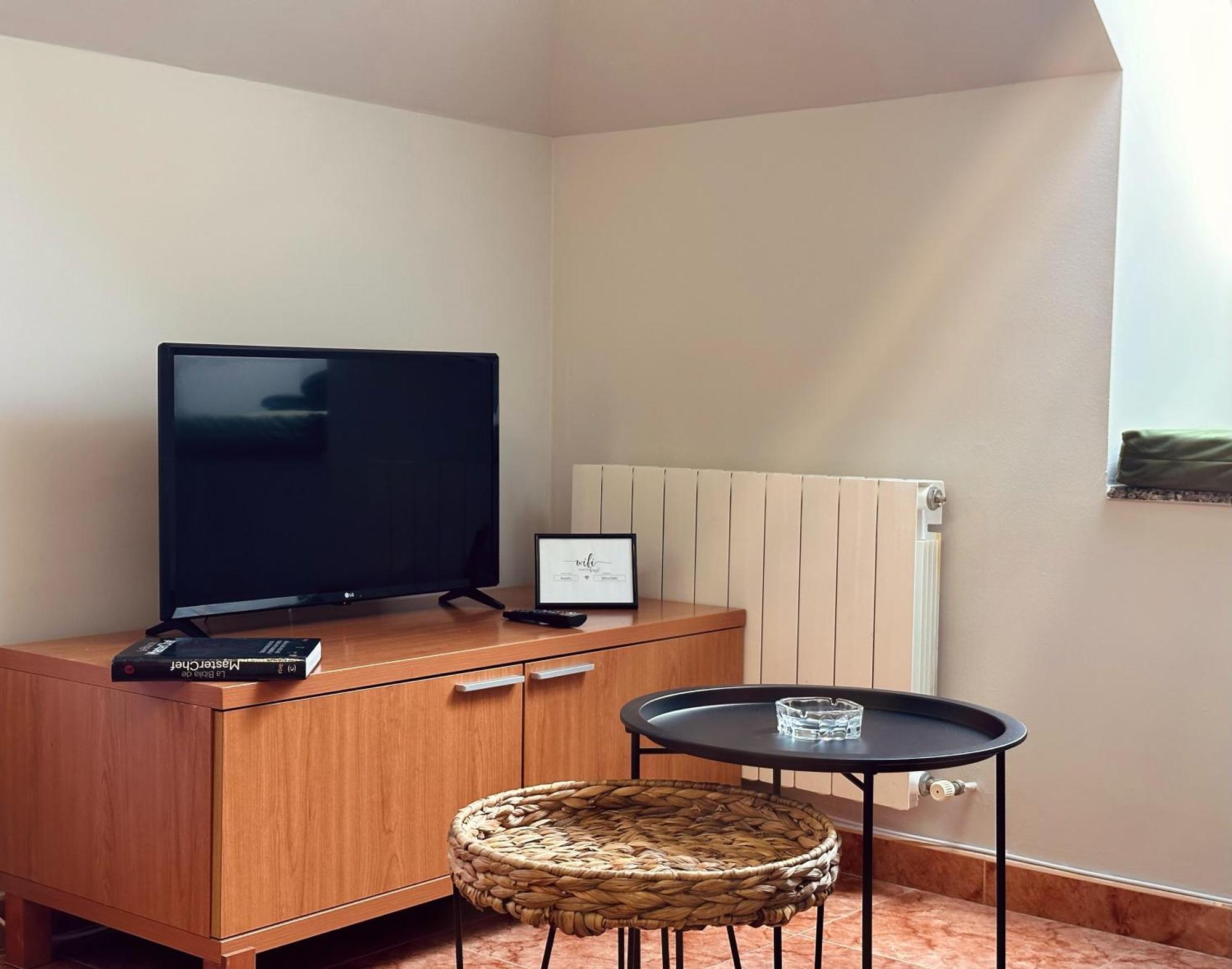 Apartamentos Pineda โนฮา ภายนอก รูปภาพ